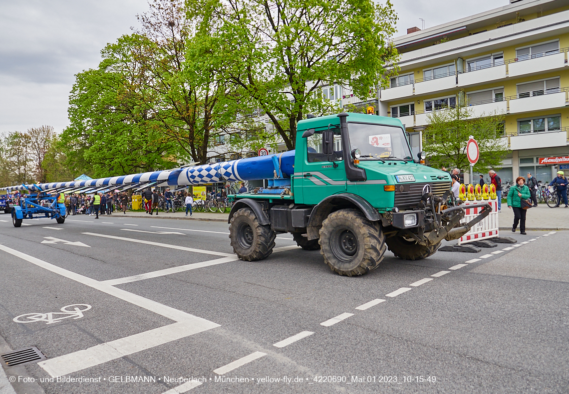 01.05.2023 - Maibaumaufstellung in Berg am Laim